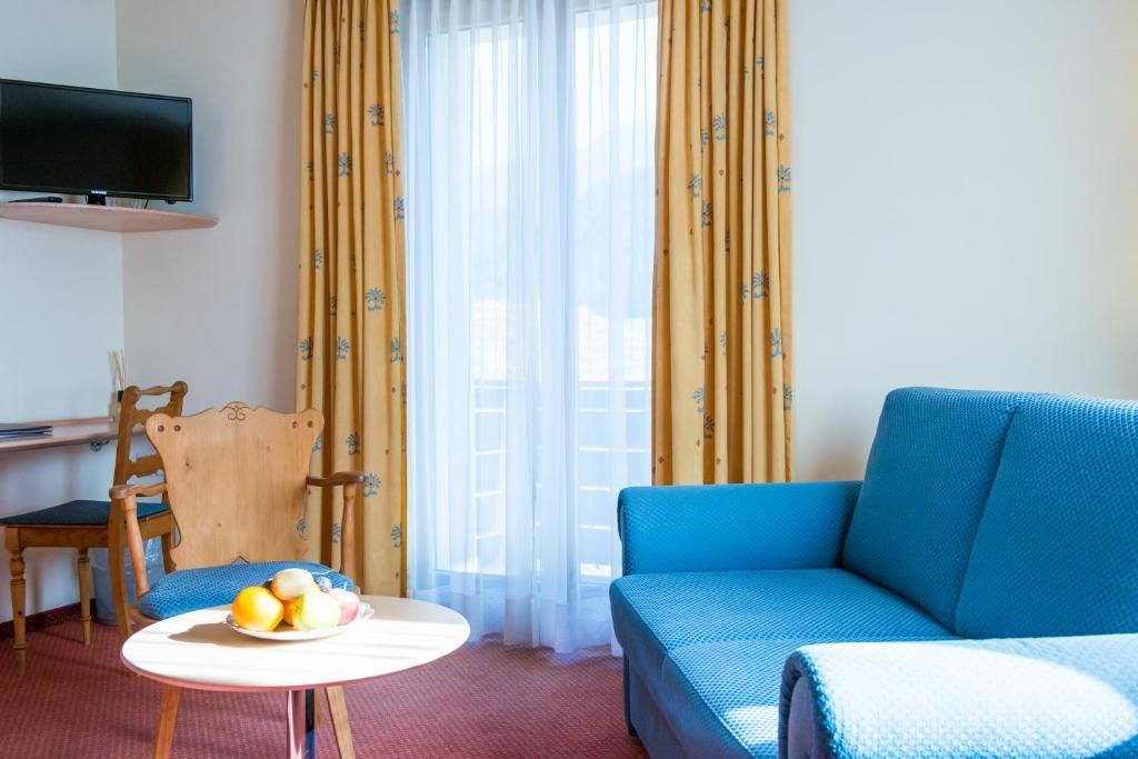 Hotel La Cruna Sedrun Oda fotoğraf